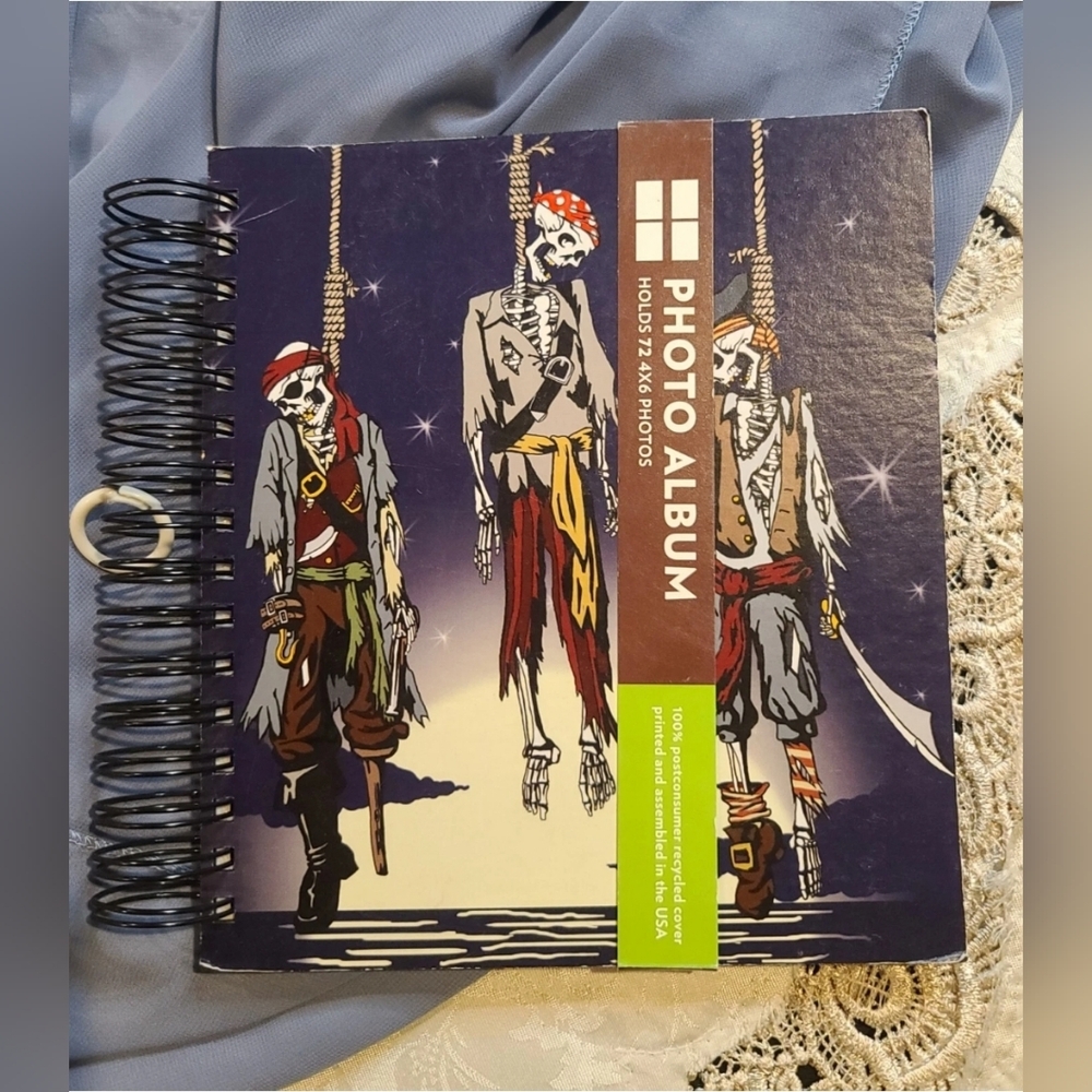Skeletons Photo Album Holds 72 4"X6" Halloween * Read DETAILS